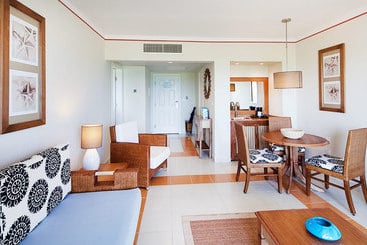 Memories Flamenco Beach Resort