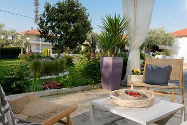 هتل Nikoleta Luxury Villa