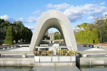 هتل Park Side Hiroshima Peace Park