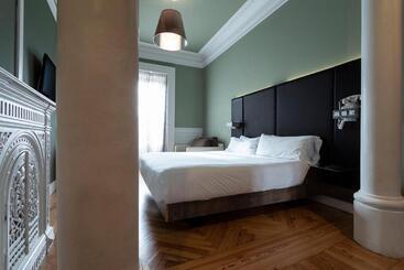 هتل Petit Palace Lealtad Plaza