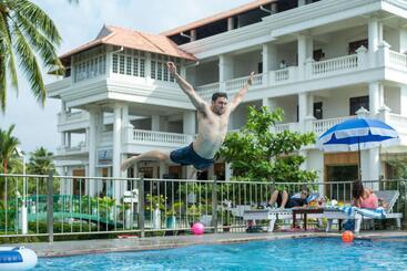 هتل Pj Princess Regency