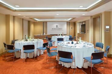 هتل Renaissance Istanbul Polat Bosphorus