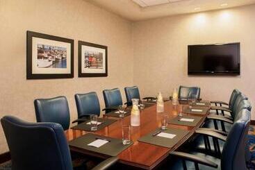 هتل Residence Inn Portland Downtown Waterfront