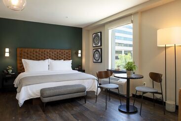 هتل The Lloyd Stamford, Tapestry Collection By Hilton