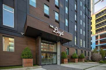 هتل The Lloyd Stamford, Tapestry Collection By Hilton