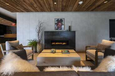 هتل The Lloyd Stamford, Tapestry Collection By Hilton