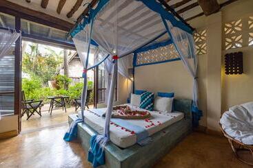 هتل Zoi Beach House