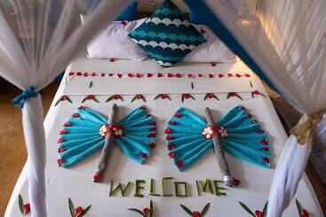 هتل Zoi Beach House