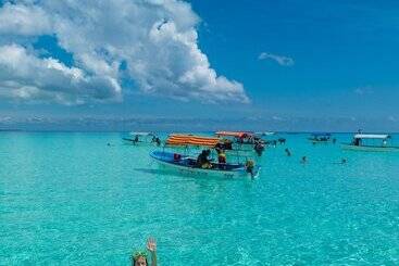 هتل Zoi Beach House