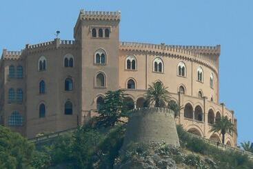 Marbela Apartments & Suites