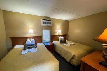 Oceanfront Viking Motel
