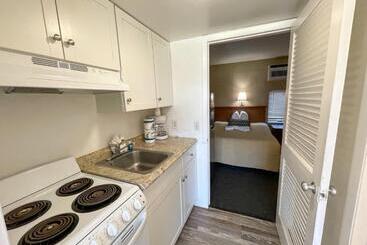 Oceanfront Viking Motel