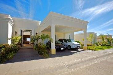 Pueblo Bonito Emerald Luxury Villas & Spa All Inclusive