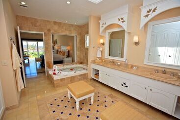 Pueblo Bonito Emerald Luxury Villas & Spa All Inclusive