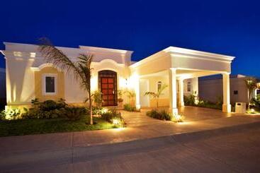 Pueblo Bonito Emerald Luxury Villas & Spa All Inclusive