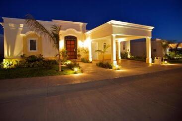 Pueblo Bonito Emerald Luxury Villas & Spa All Inclusive