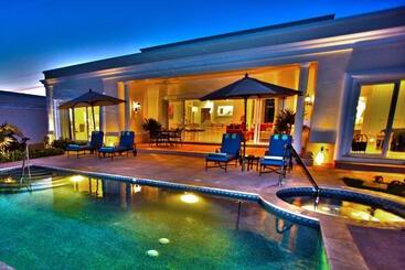 Pueblo Bonito Emerald Luxury Villas & Spa All Inclusive