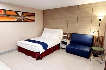 Sa Yo Hotel   Pier 2