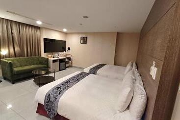 Sa Yo Hotel   Pier 2