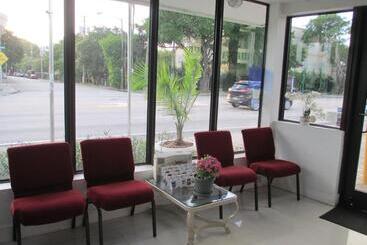 Shalimar Motel