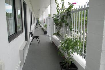 Shalimar Motel