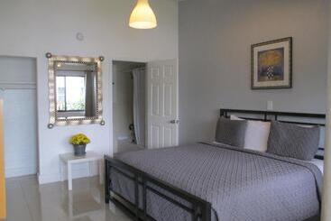 Shalimar Motel