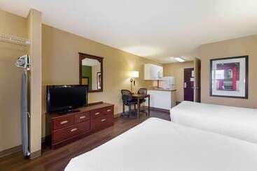Extended Stay America Suites  Cleveland  Brooklyn
