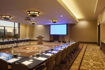 At&t Hotel & Conference Center