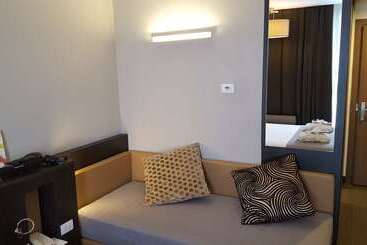 هتل Best Western Premier Chc Airport