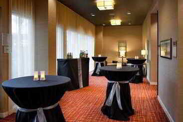 هتل Courtyard By Marriott San Diego Oceanside