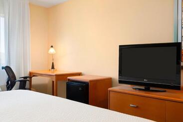هتل Fairfield Inn & Suites Minneapolisst. Paul Airport