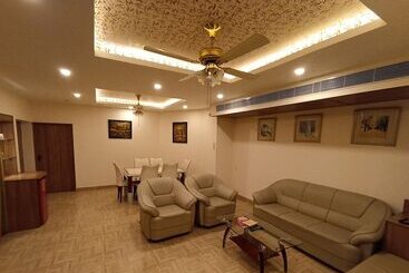 Grand Continental Hotel