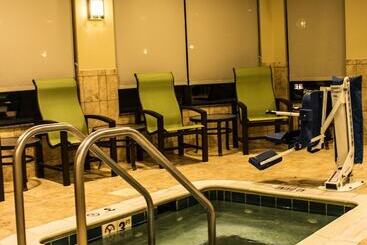 هتل Hilton Garden Inn Pittsburgh/cranberry