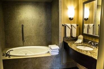 هتل Hilton Garden Inn Pittsburgh/cranberry