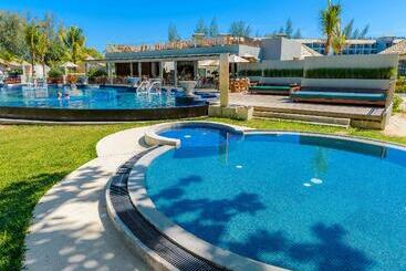 هتل Mai Khaolak Beach Resort & Spa   Tuiblue Mai Khaolak