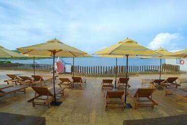 هتل On Vacation Blue Cove