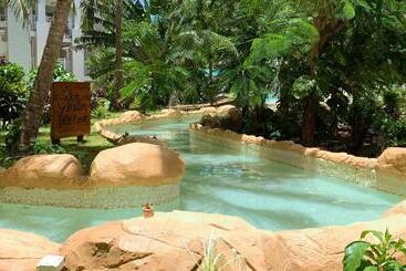 هتل On Vacation Blue Cove