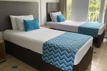 هتل On Vacation Blue Cove