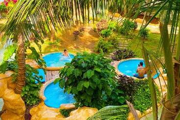 هتل On Vacation Blue Cove