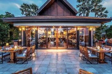 هتل Pullman Phuket Arcadia Naithon Beach