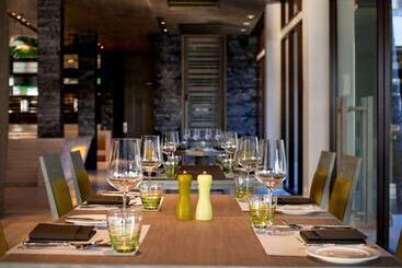هتل Pullman Phuket Arcadia Naithon Beach