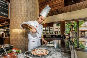 هتل Pullman Phuket Arcadia Naithon Beach