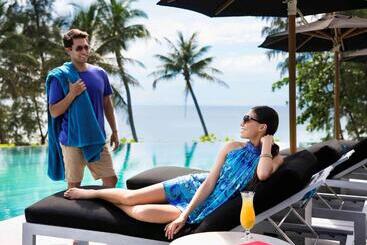 هتل Pullman Phuket Arcadia Naithon Beach