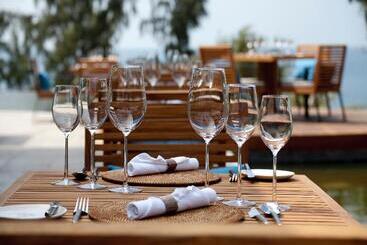 هتل Pullman Phuket Arcadia Naithon Beach