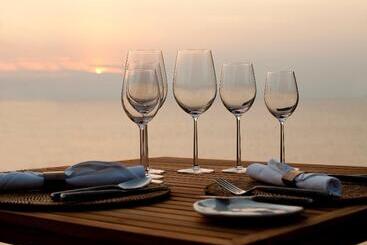 هتل Pullman Phuket Arcadia Naithon Beach