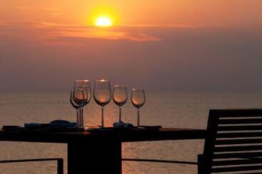 هتل Pullman Phuket Arcadia Naithon Beach