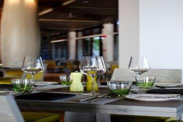 هتل Pullman Phuket Arcadia Naithon Beach