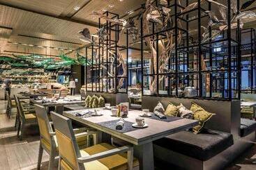 هتل Pullman Phuket Arcadia Naithon Beach