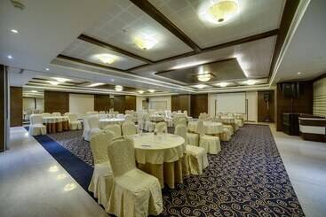 Ramee Grand Hotel And Spa, Pune