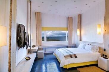 هتل Remota Patagonia Lodge
